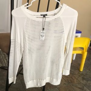 White 3/4 sleeve shirt